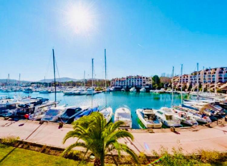 Petit Cocon Magnifique Vue Sur Marina Dans Le Golfe De Saint Tropez Apartment Cogolin Exterior foto